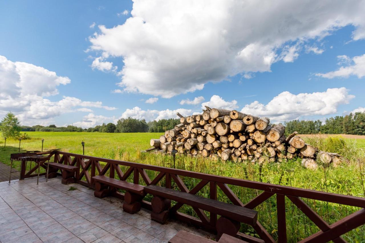 Viesu Nams “Dimantu Ferma” Hotel Ikšķile Buitenkant foto