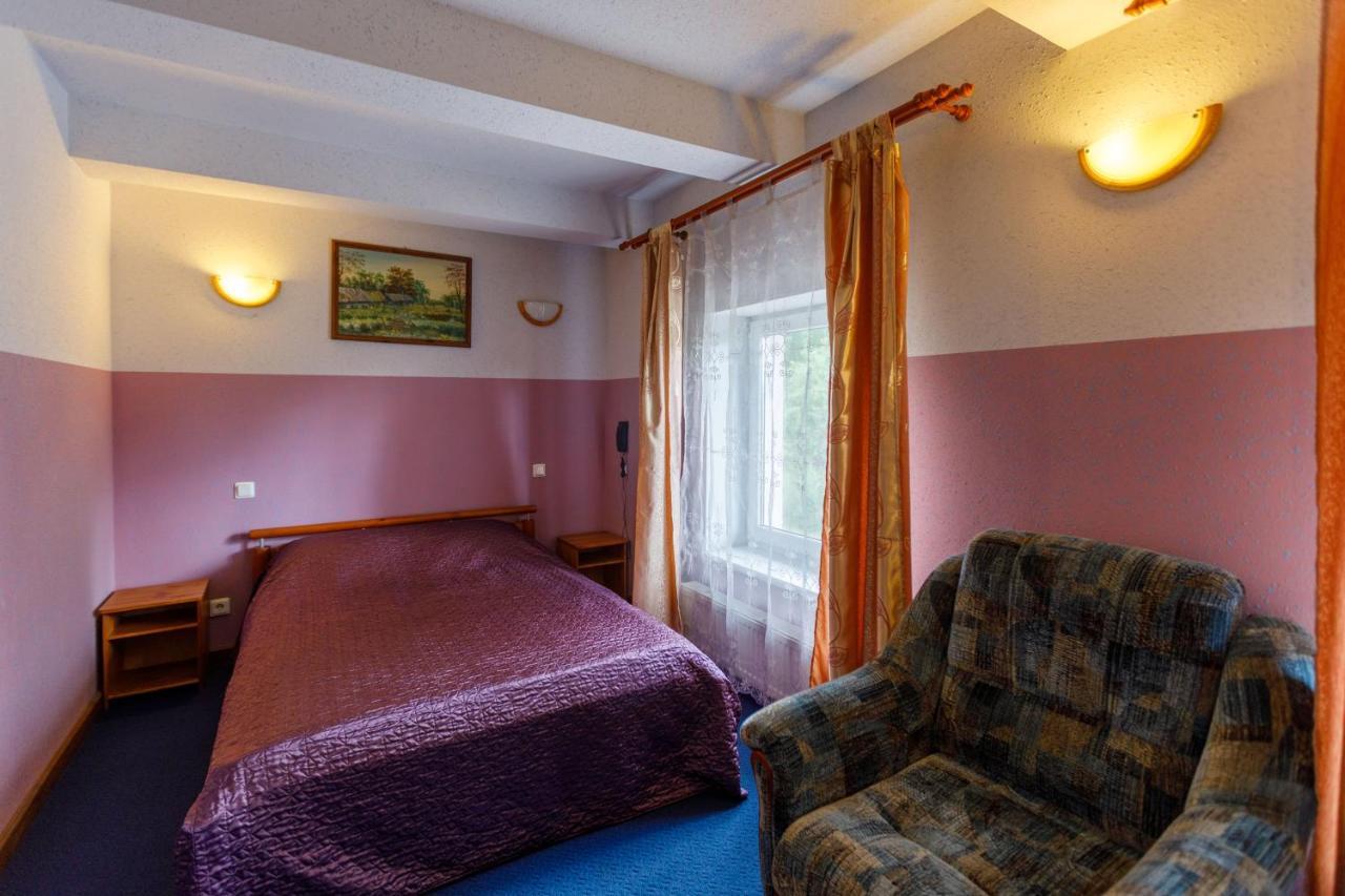 Viesu Nams “Dimantu Ferma” Hotel Ikšķile Buitenkant foto